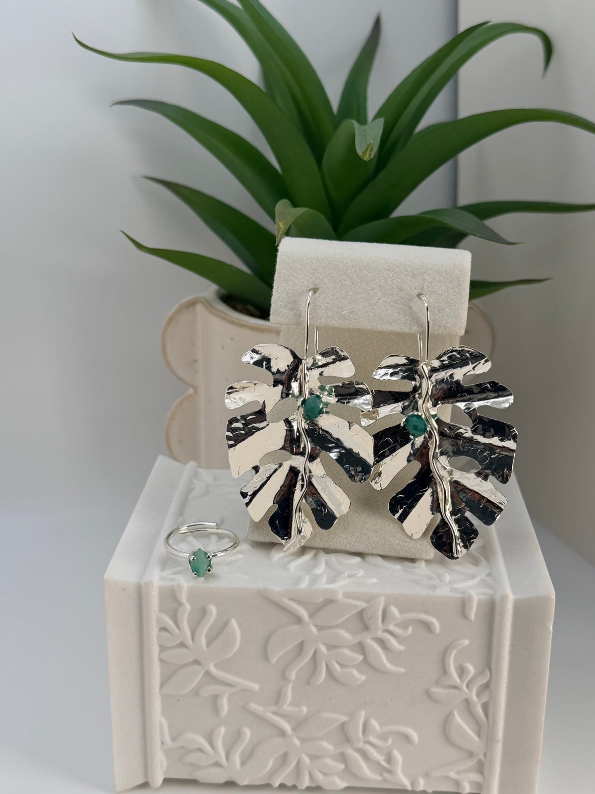 Silver Leaf Statement Earrings with Raw Emerald (Murralla) – Handmade Botanical Earrings