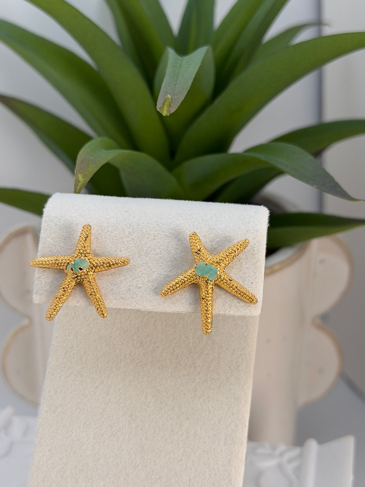 Gold Starfish Earrings with Raw Emerald (Murralla) – 24K Gold Plated Handmade Earrings