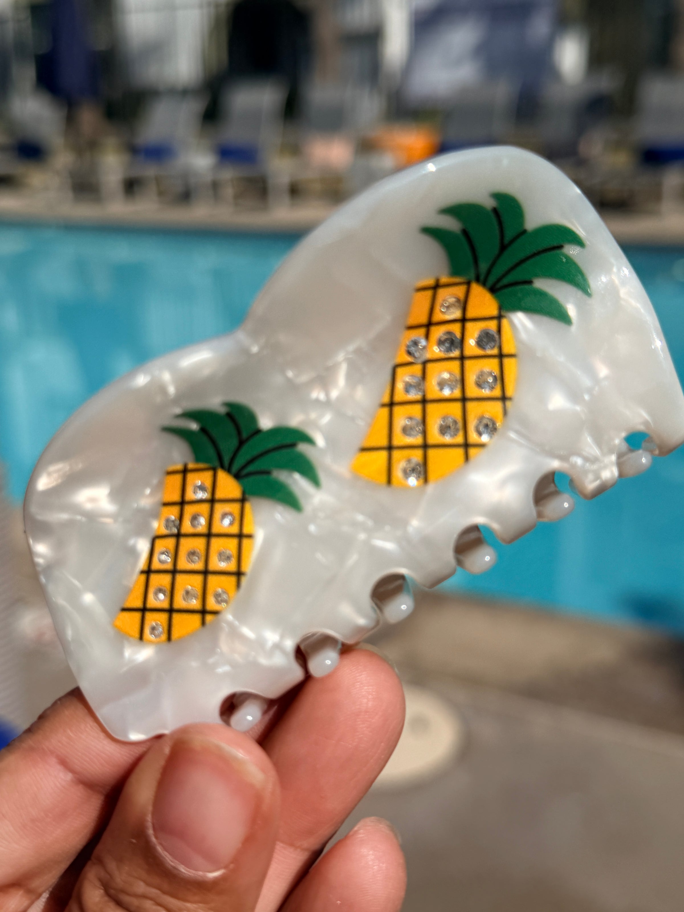 Pineapple Hair Claw Clip – Tropical Acrylic Hair Accessory with Rhinestones