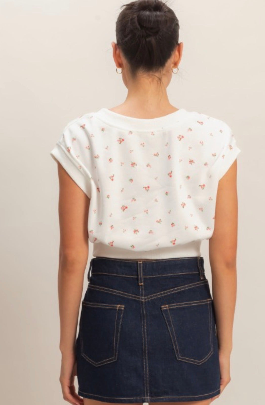 Floral Cropped Blouse for Women – V-Neck Elastic Waist Top