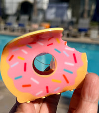 Donut Hair Claw Clip – Pink Frosted Acrylic Hair Accessory with Sprinkles