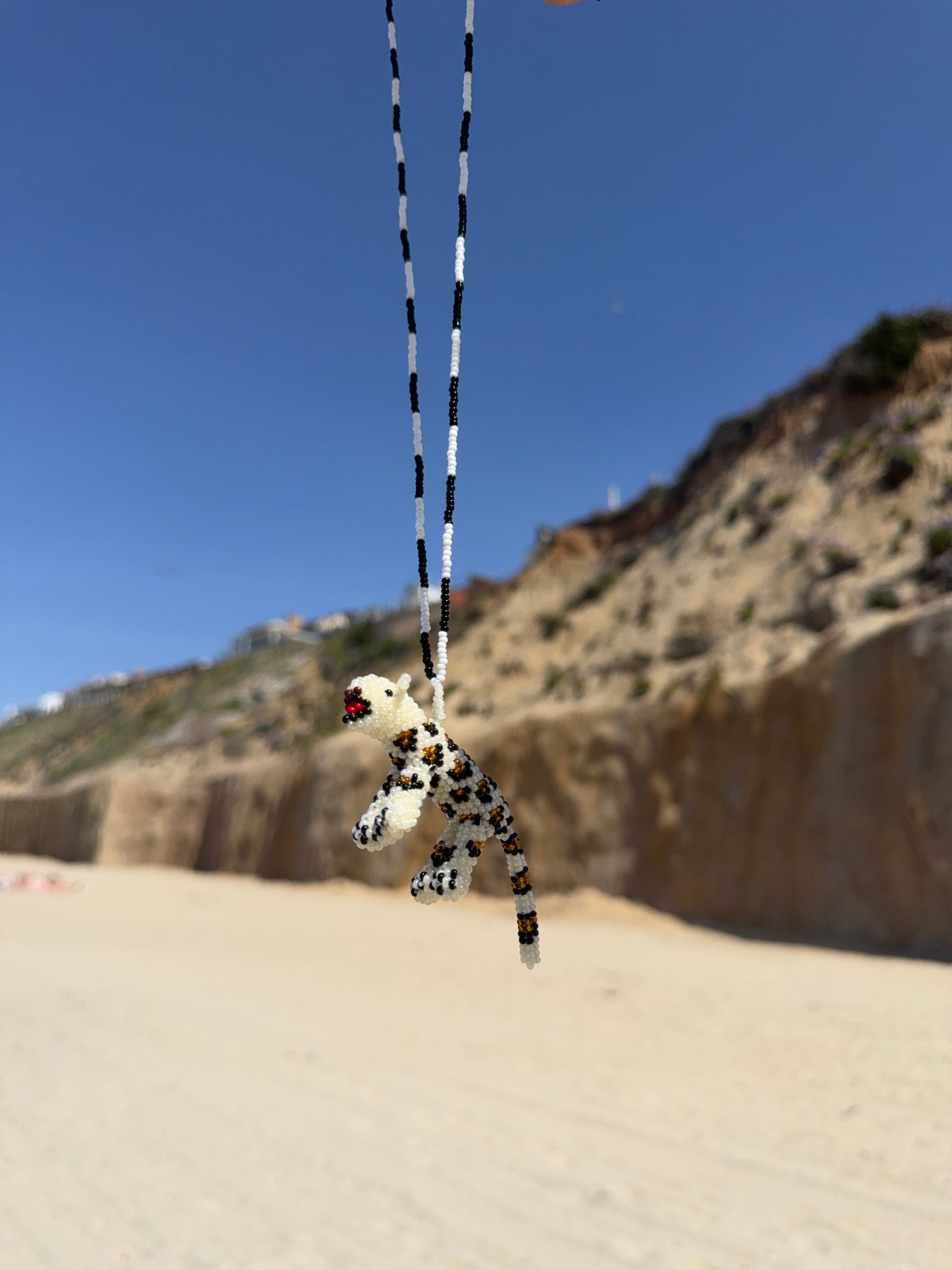 LEOPARD HANDMADE BEADES NECKLESS