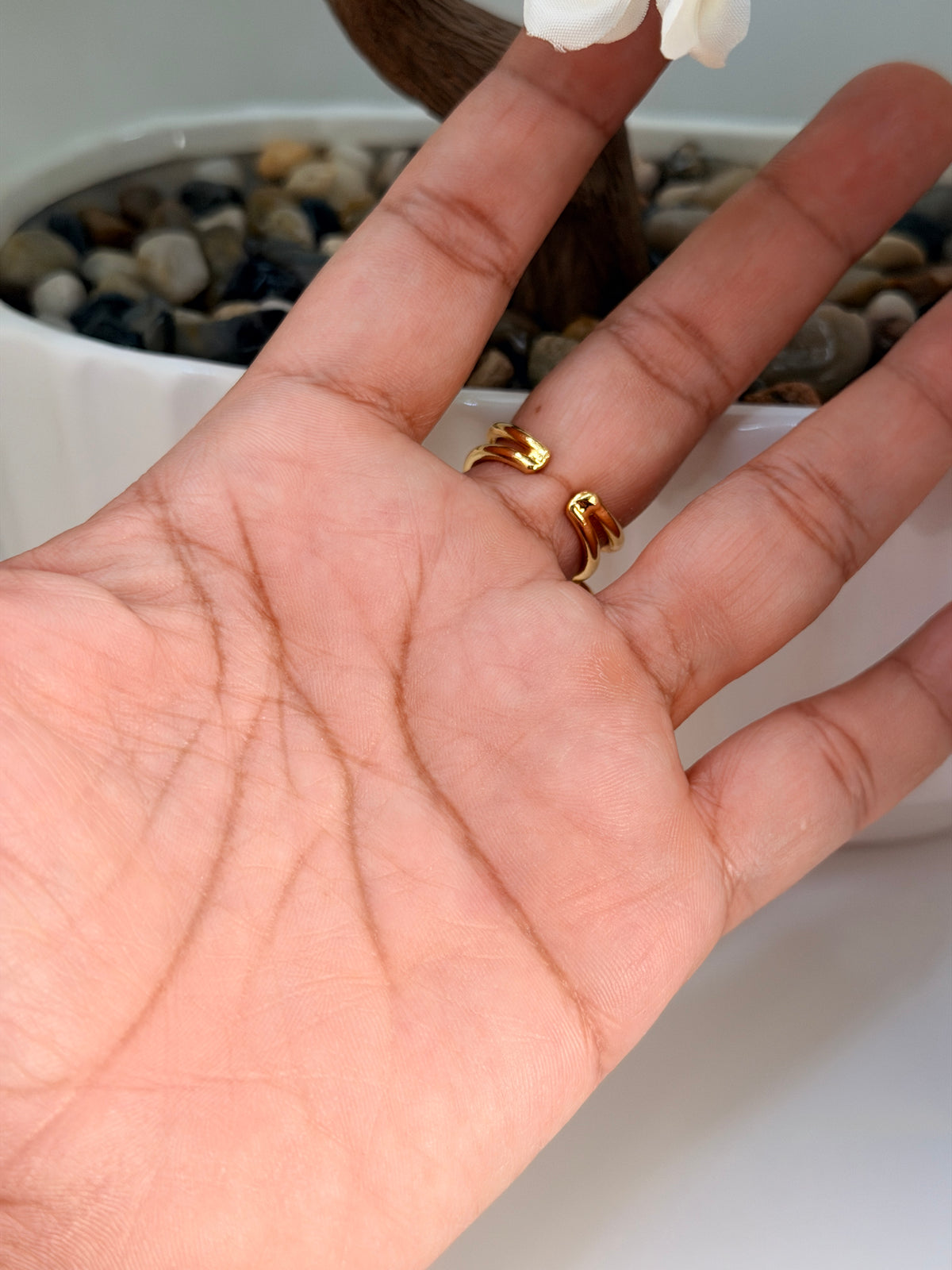 Adjustable Gold Bracelet & Ring Set – 24K Gold Plated Bronze with Raw Emerald (Murralla)